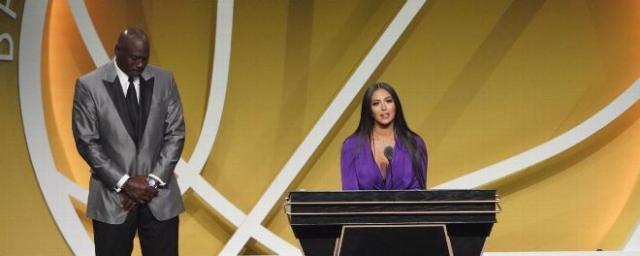 企鹅体育直播-瓦妮莎：科比付出终有回报 你现在是名人堂成员了