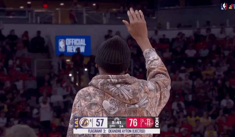 企鹅体育赛事专区-美媒：艾顿被驱逐出场后，杜兰特起身向他挥手拜拜